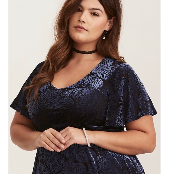 Torrid NAVY VELVET PRINTED V-NECK SKATER DRESS - Picture 2 of 11